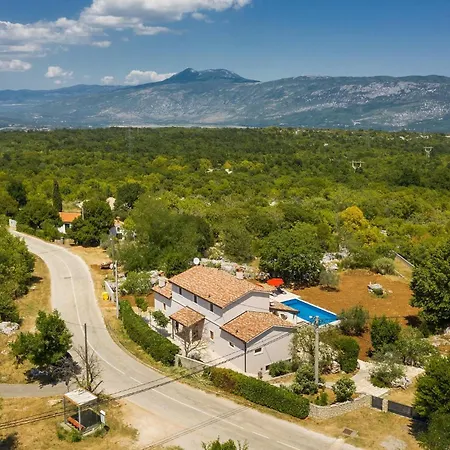 Nyaraló Bembic